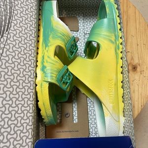 NIB Women’sJADE Yellow WHITE Bold JADE Tie Dye EVA BIRKENSTOCKS Slides.38   Sz 7